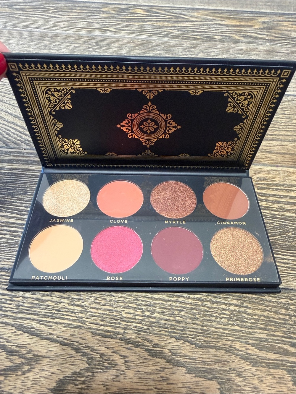 Ace Beauty Neutral & Warm Eyeshadow Palette - Clove, Cinnamon, Primrose, patchou